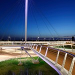 iluminación - hovenring - puente ciclo circular - pilón - fietsrotonde - Eindhoven